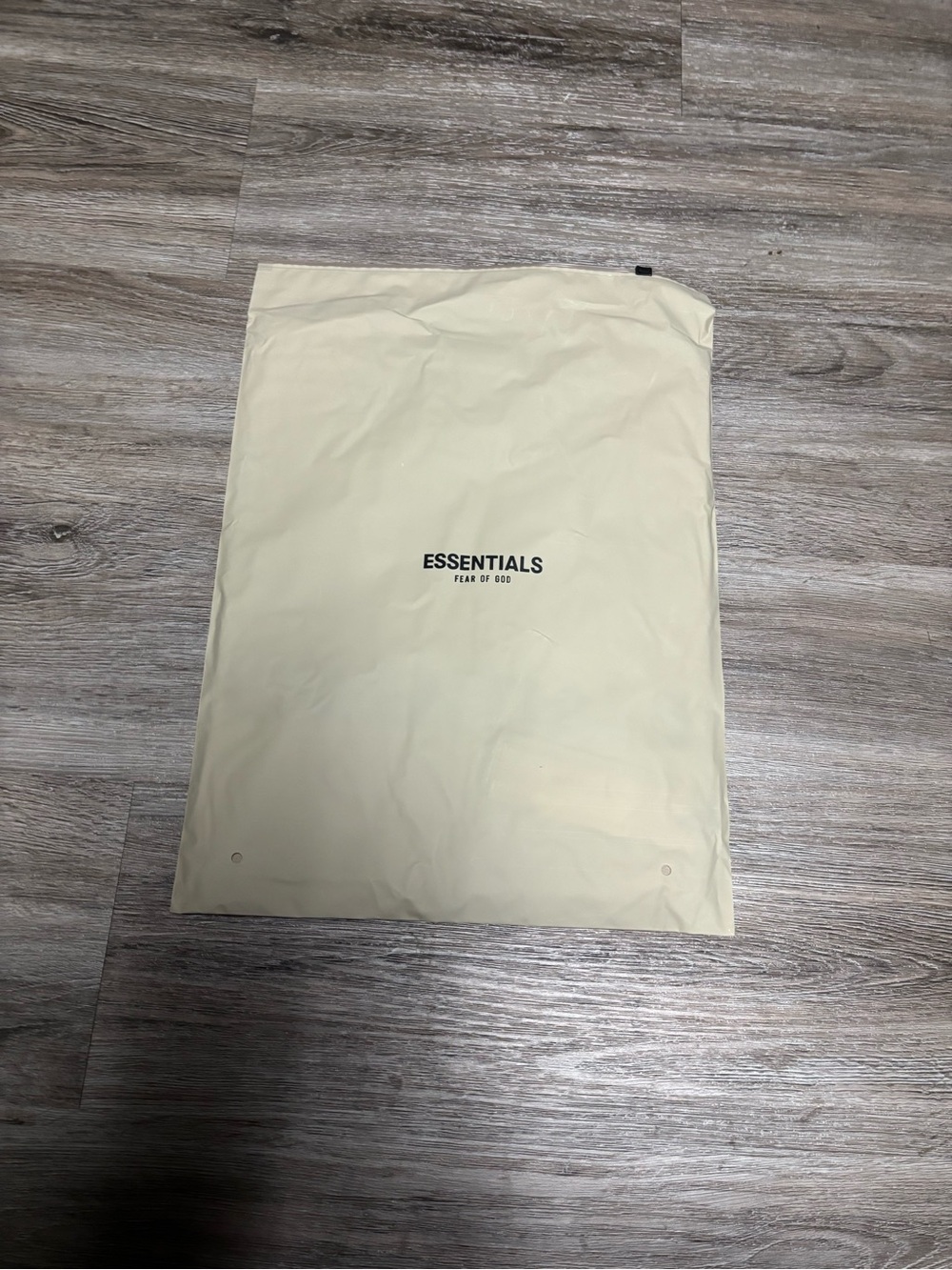 FW20 fear of god essentials Raindrum Tee - Picture 5 of 5